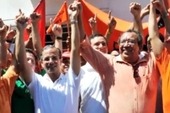 Dora Maria Tellez (left) and Hugo Torres (right) campaigning in 2008 for US government supported  banker Eduardo Montealegre of the right wing PLC party. Pic: Tortilla con Sal