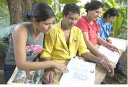 Illiteracy was reduced from 26% to 4.7% after a two year adult literacy programme based on the Cuban ‘Yo si Puedo’ (Yes, I can) method and funded by ALBA. Credit: Jenny Matthews